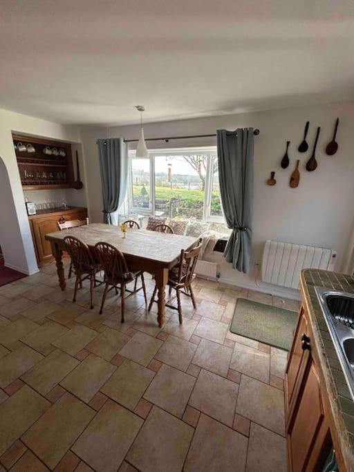 Wooden Cottage With Lake View Enniskillen Luaran gambar