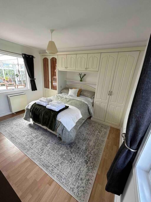 Wooden Cottage With Lake View Enniskillen Luaran gambar